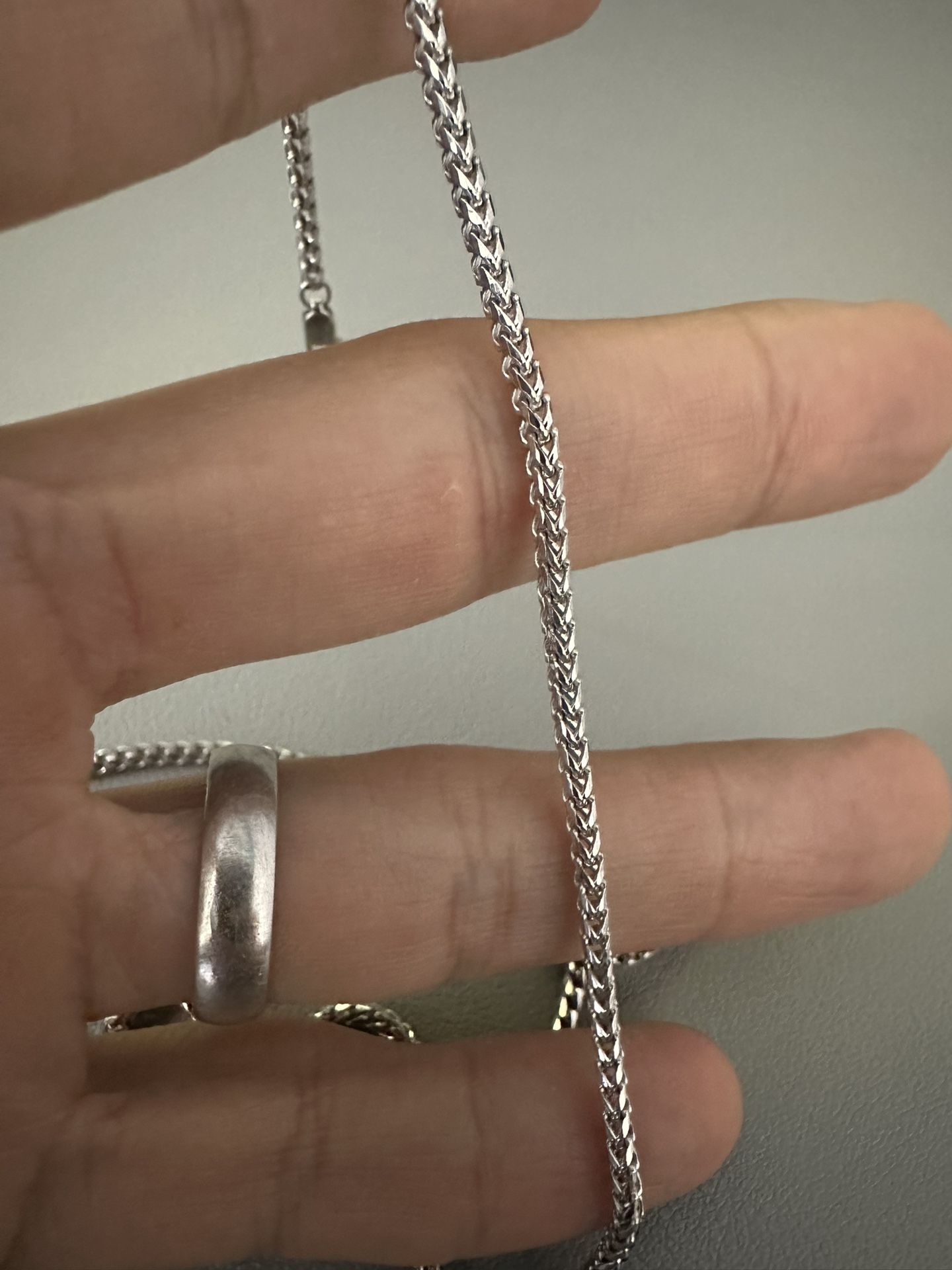 2.3mm 24” D/C Platinum Franco Chain