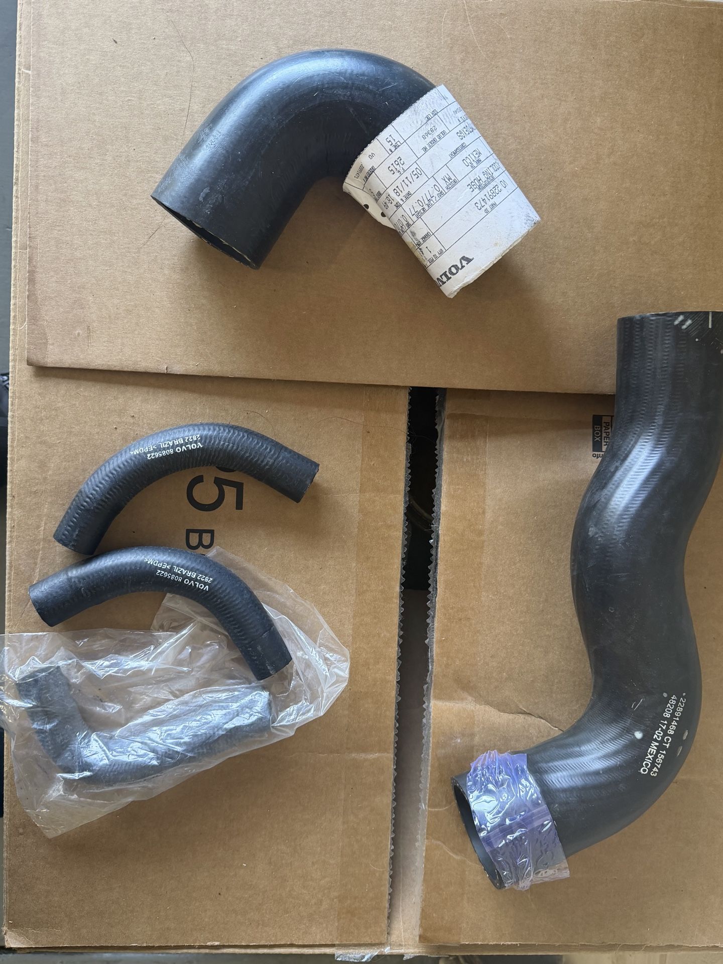 Brand new hoses for 98-04 Volvo VNL