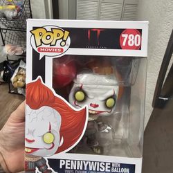 IT Pennywise With Balloon POP! Figurine