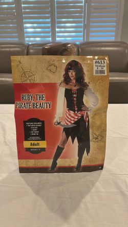 Halloween costume - Lady Pirate, boot cuffs and wig