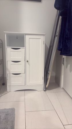Bathroom shelves