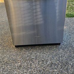 Whirlpool Dishwasher 24w) I Can Help You With Free Delivery Within 10 Miles Distance 