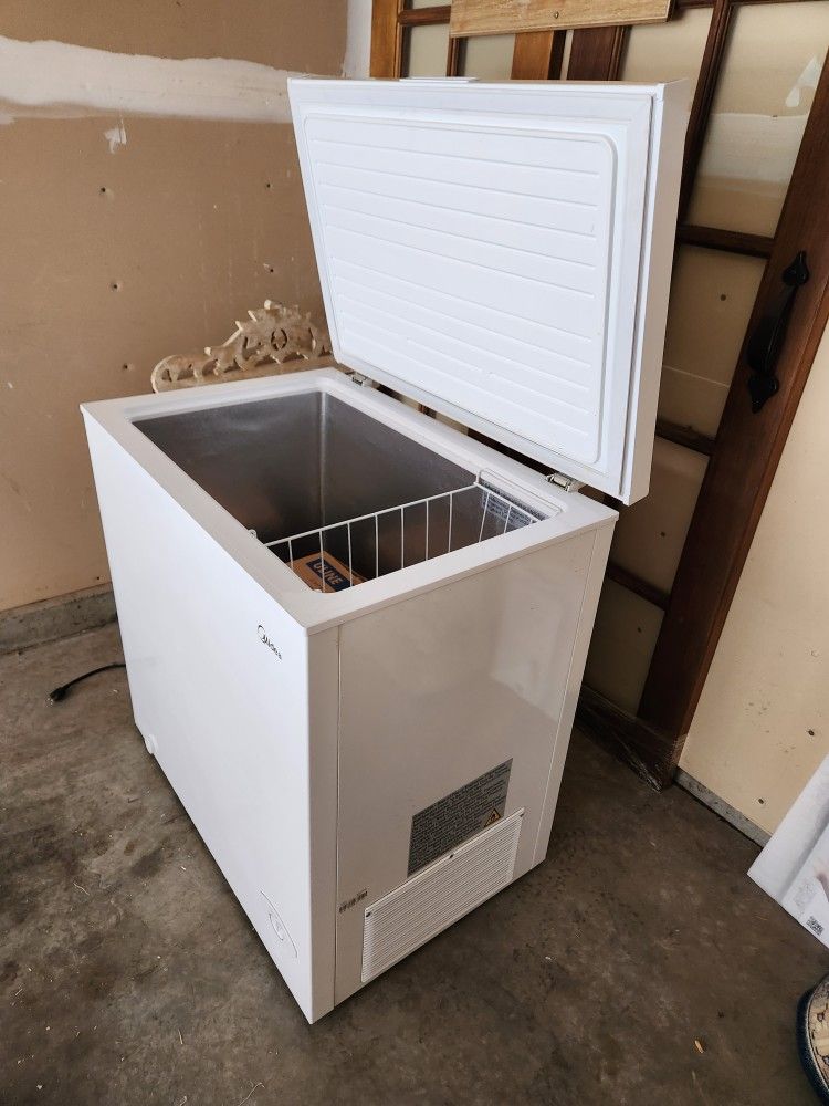 7 Cubic Foot Freezer