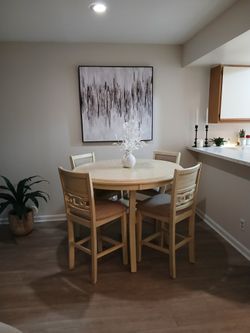 HIGH TOP DINNER TABLE