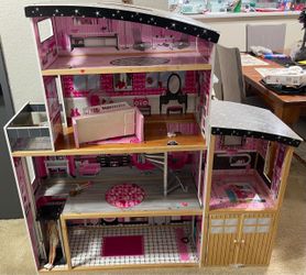 Kidkraft Barbie house