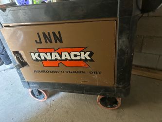 Knaack game box