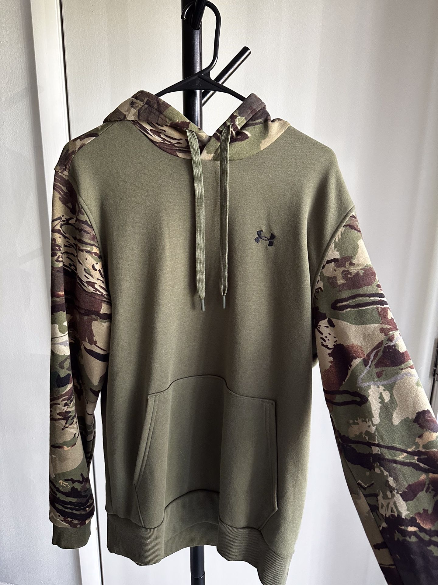 Under Armour Men's Green Camo Hoodie
