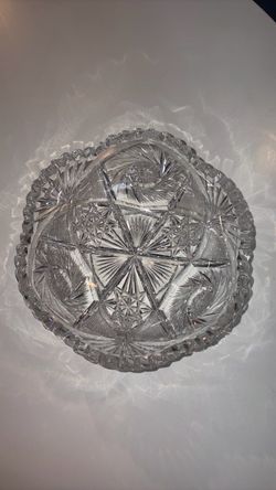 antique American Brilliant Period (ABP) cut crystal glass bowl featuring a classic pinwheel, hobstar, and fan motif with a sawtooth scalloped rim