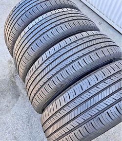 215-60/17 Hankoo Set de Tires con 80% de vida las 4