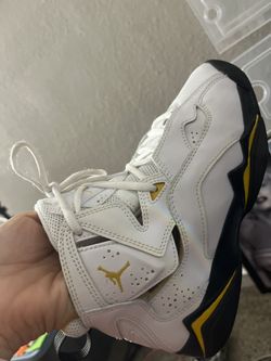 Shoes Size 4.5y 