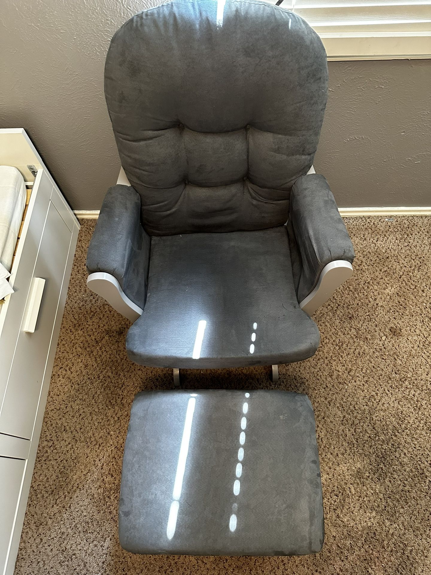 Breast Feeding Rocker/chair for Sale in Katy, TX OfferUp