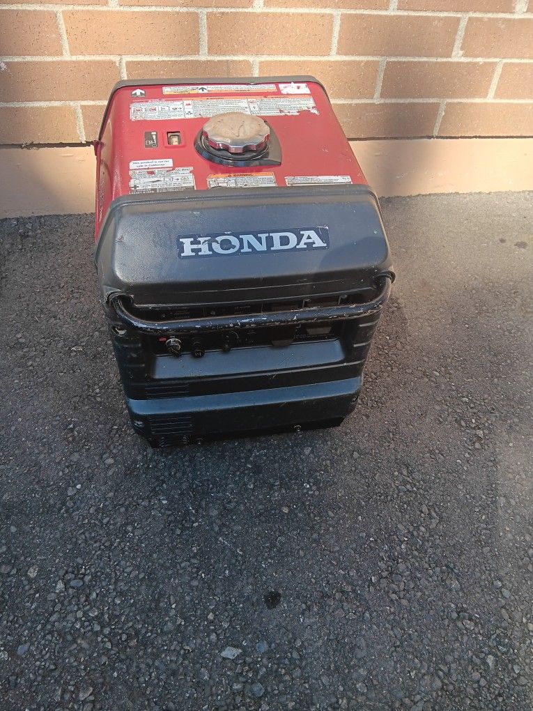 Honda generator with electric start and pull start model EU3000is inverter everything works great and runs great no trades cash only can deliver