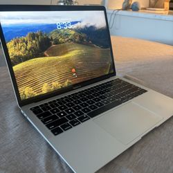 MacBook Air 13-inch (2018/19) — FAST 16GB RAM / Core i5 / 256GB SSD ($250 OBO)
