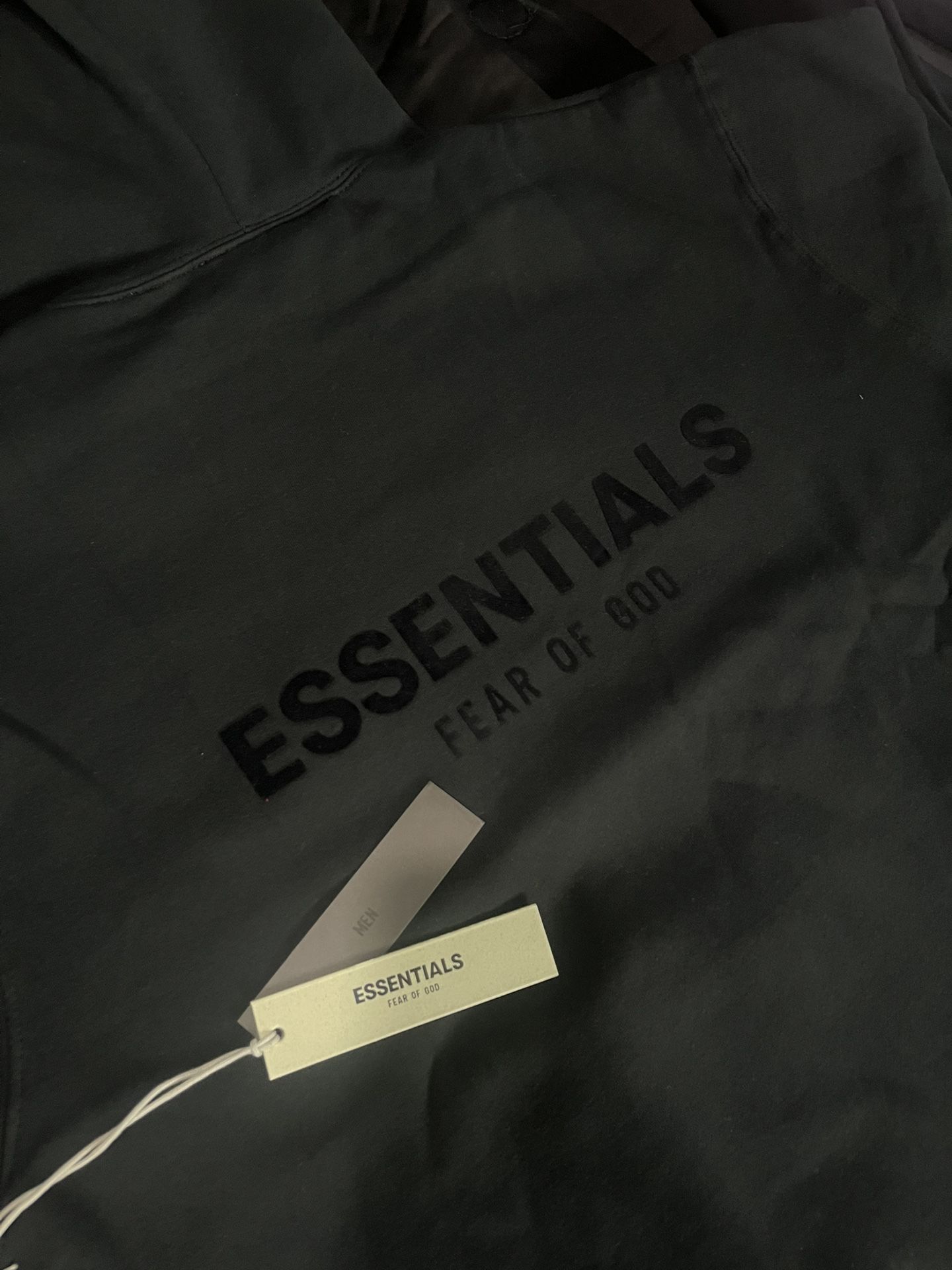 ESSENTIAL HOODIE
