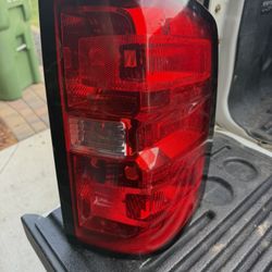 2014 chevy silverado taillights 