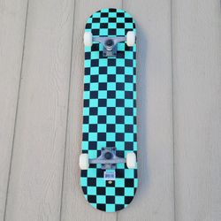 CHECKER SKATEBOARD SIZE 8.0 