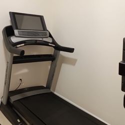 Commercial 2950 Treadmill 