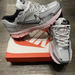 Nike Zoom Vomero Men’s Size 8.5 Women’s Size 10