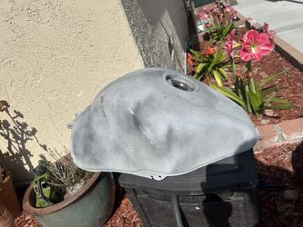 Suzuki Hayabusa GSXR 1300 Gas Tank