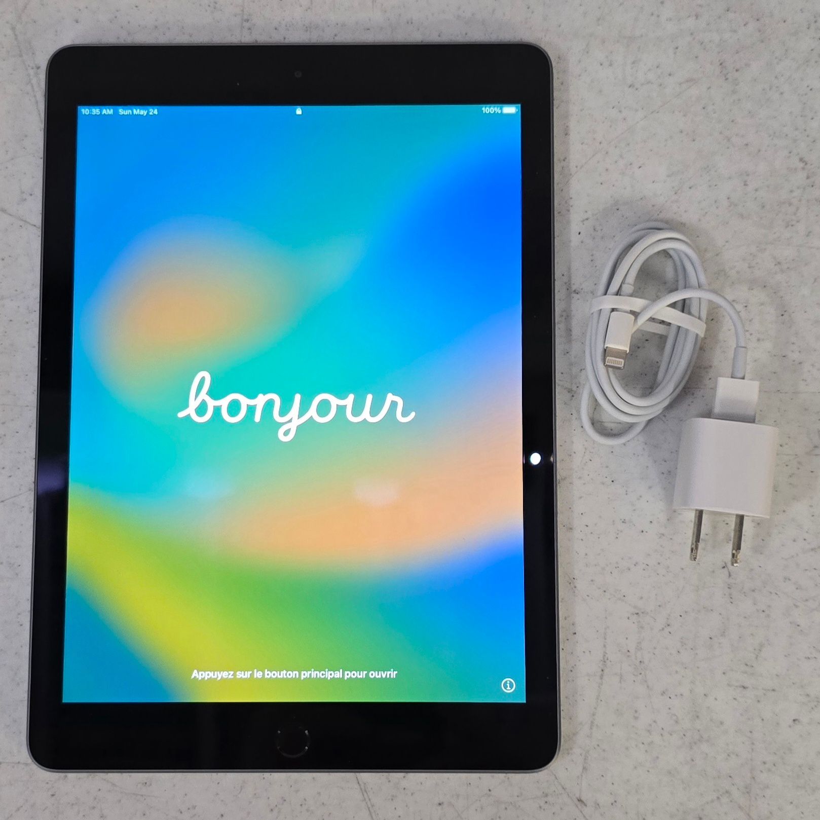 Apple iPad 6th Gen 9.7" 128 GB