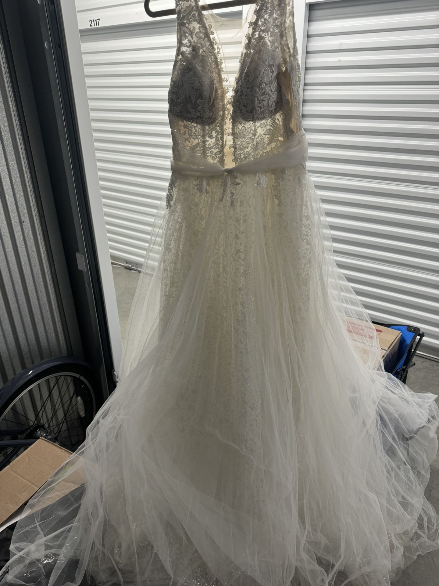 Wedding Dress Size 8-10 Adjustable- Plus Veil!!! Includes Shipping To Most States. Vestido De Novia with Veil. 