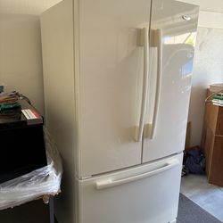 Whirlpool 25 cubic foot Refrigerator