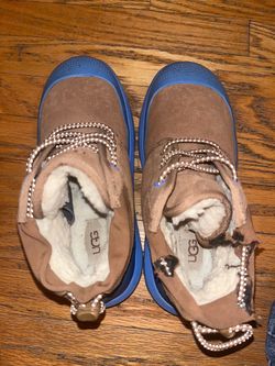 UGGS