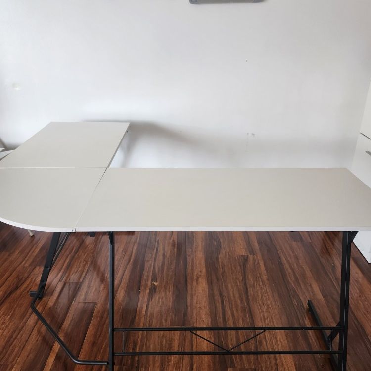 White L Shaped Desk 