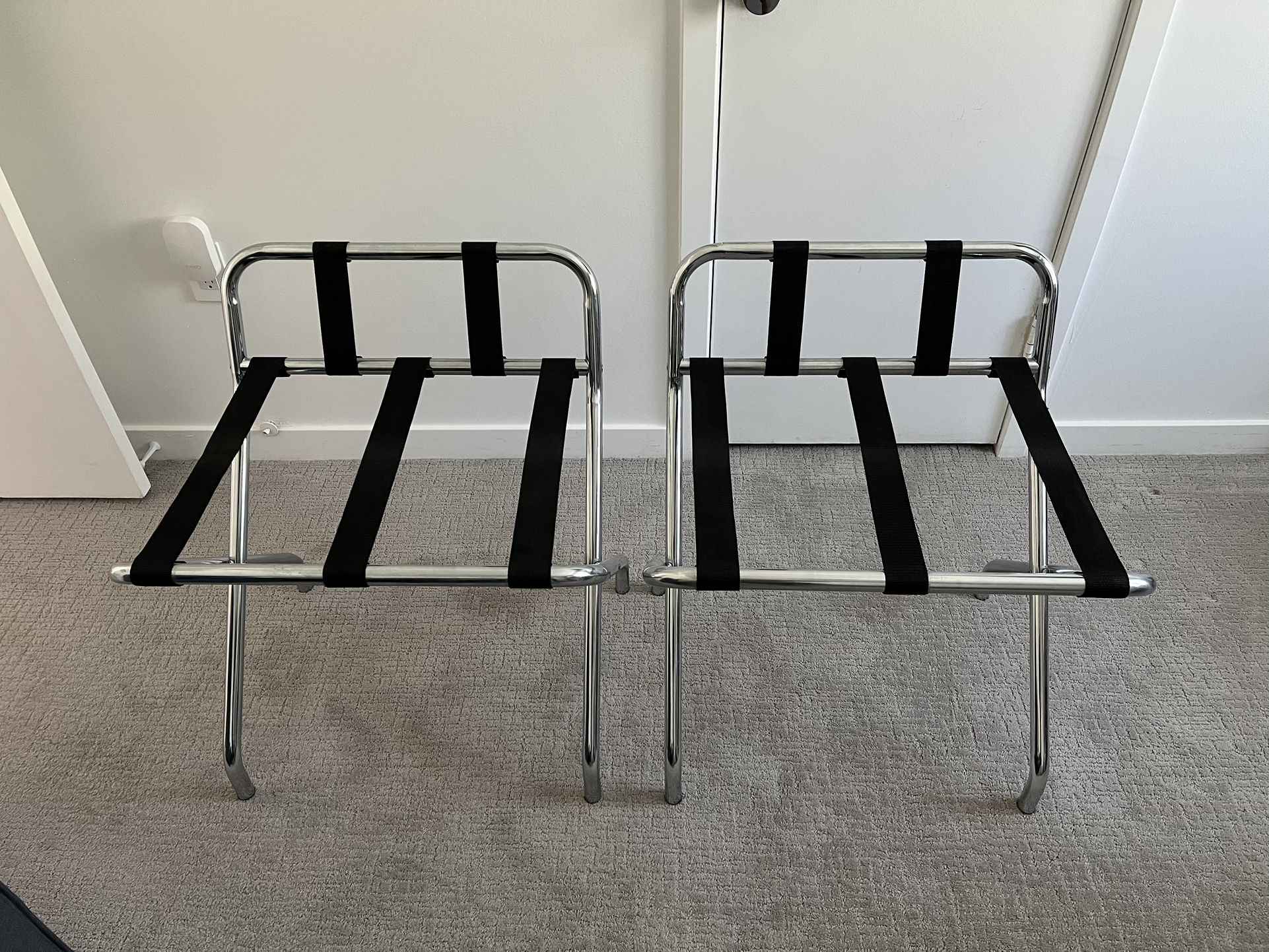 2 Luggage Racks
