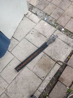 Hedge trimmer head