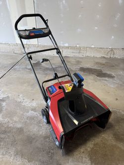 Toro Power Clear 60-volt 21-in Single-stage Push Battery Snow Blower