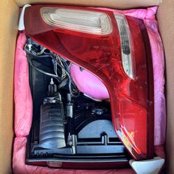 Ford Explorer 2011-2015 OEM Tail Lights