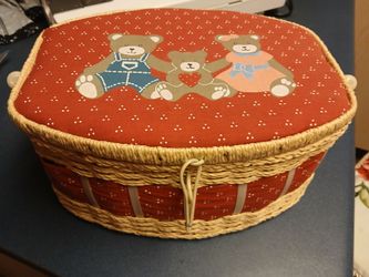 Vintage sewing box 8x10 1/2