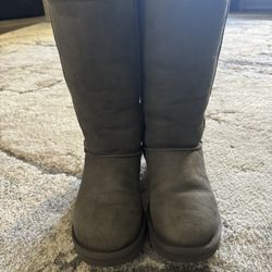 UGG Size 6 Boots 
