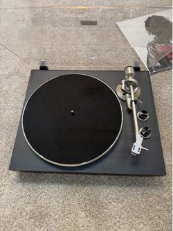 Retro life vinyl player