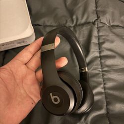 Beats Solo 4s