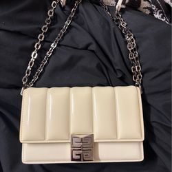Givenchy wallet on chain