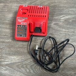 Milwaukee M12 M18 Charger 