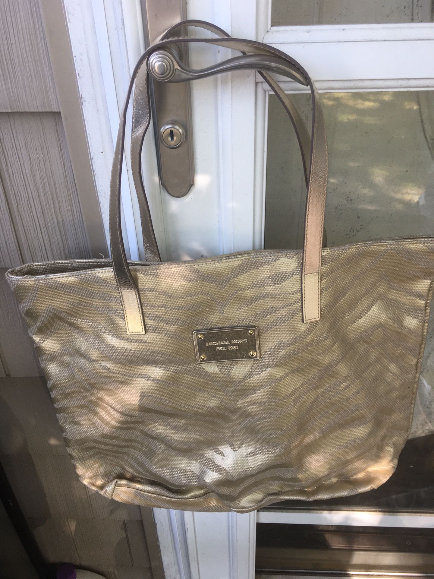 Michael Kors tote bag like new only $30 firm