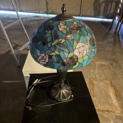 Tiffany Style Glass Lamp - Perfect Condition