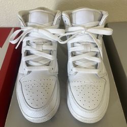 Jordan 1 Mid Triple White Size 5Y