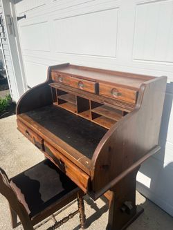 Desk - Roll Top with chair