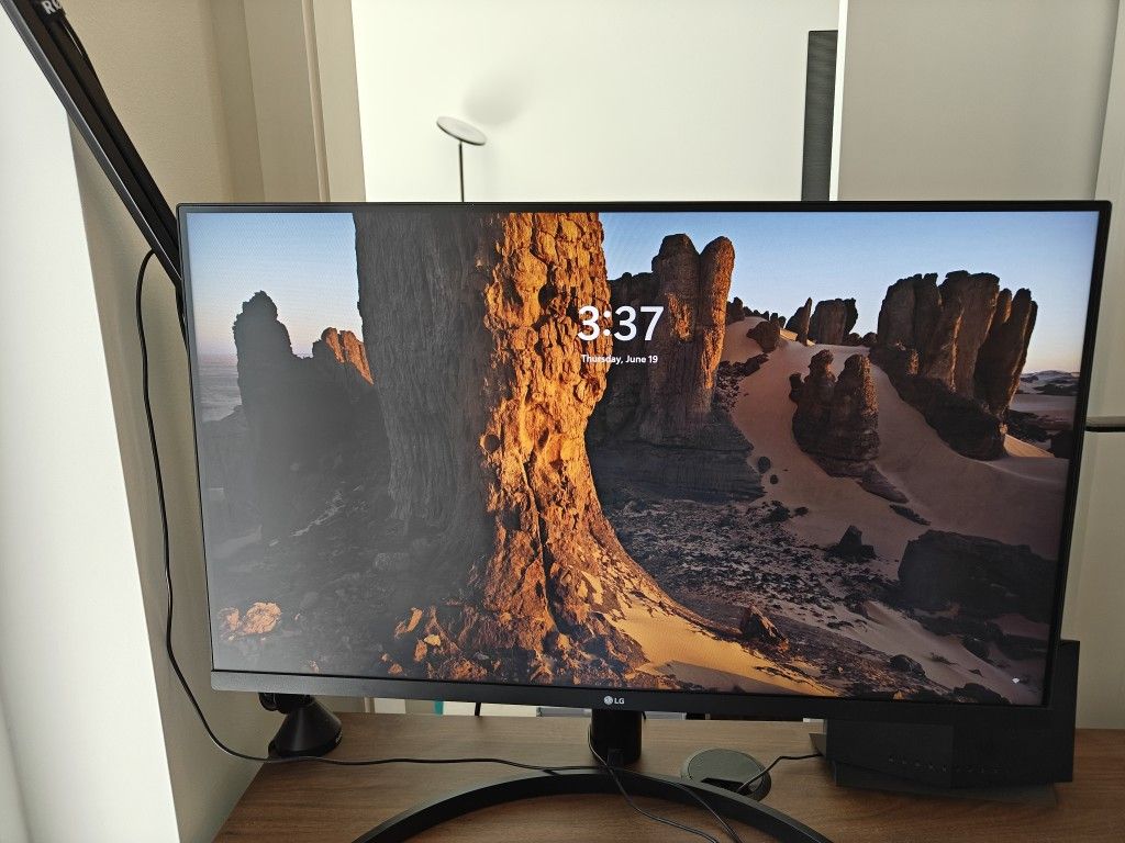 32 Inch LG Monitor