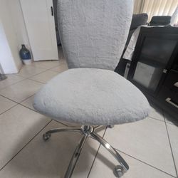 Square Upholstered 5-Leg Desk Chair 