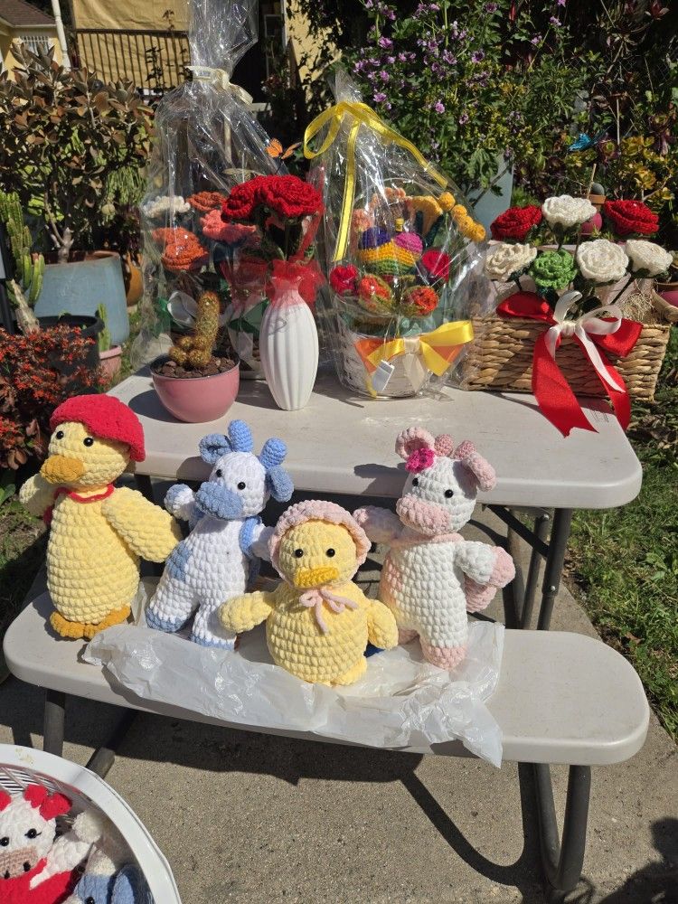 Plants And Crochet flowers