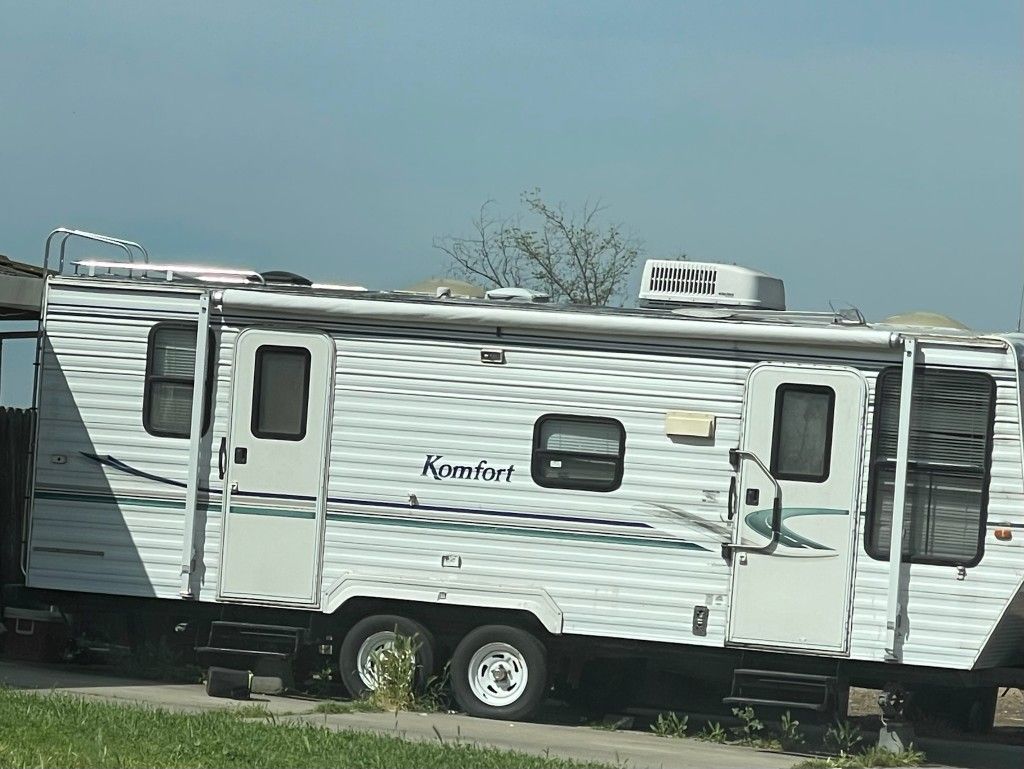 2003 Komfort 24ft Camper 