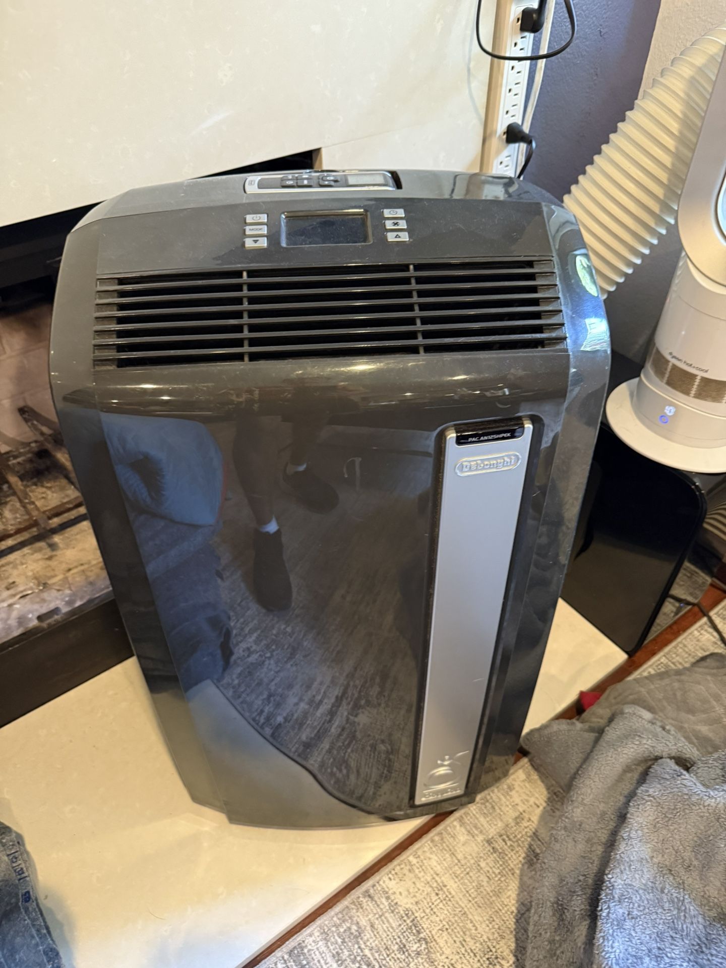 DeLonghi Portable AC