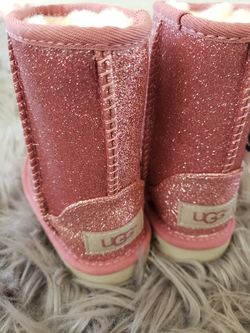 UGGS size 6