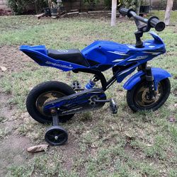 Moto Bicicleta Para Niños Con Rueditas Soport  Atrás buena condición
