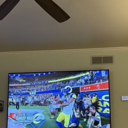 NEC C861Q 86" UHD Monitor / Display TV